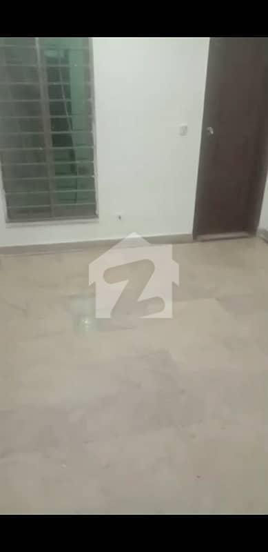 پیراگون سٹی لاہور میں 3 کمروں کا 3 مرلہ مکان 65.0 ہزار میں کرایہ پر دستیاب ہے۔
