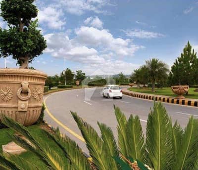 CORNER Plot L Investor Rate L Exclusive Location L Top Heighted L Best Price