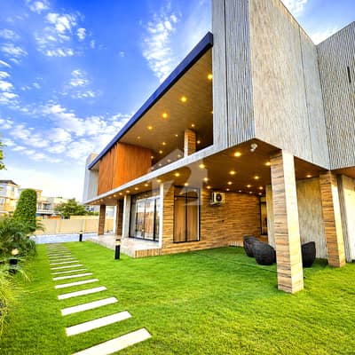 Corner 40 Marla Fully Furnished Designer House Is Available For Sale