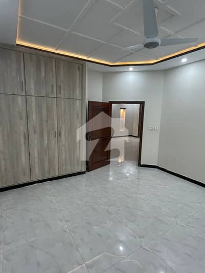 Luxury Apartments On 3rd Floor With Beautiful Balcony TopCity-1