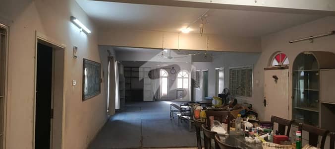 Prime Location SMCHS - Sindhi Muslim Society House Sized 1000 Square Yards For Rent