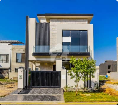 STUNNING 5 MARLA 3 BEDROOM HOUSE FOR SALE IN DHA 9 TOWN - IDEAL RESIDENTIAL PROPERTY