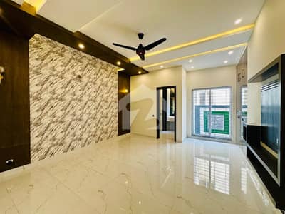 Defence Phase 5 VIP Bungalow 1 Kanal Luxury Bungalow For Rent Corner Location