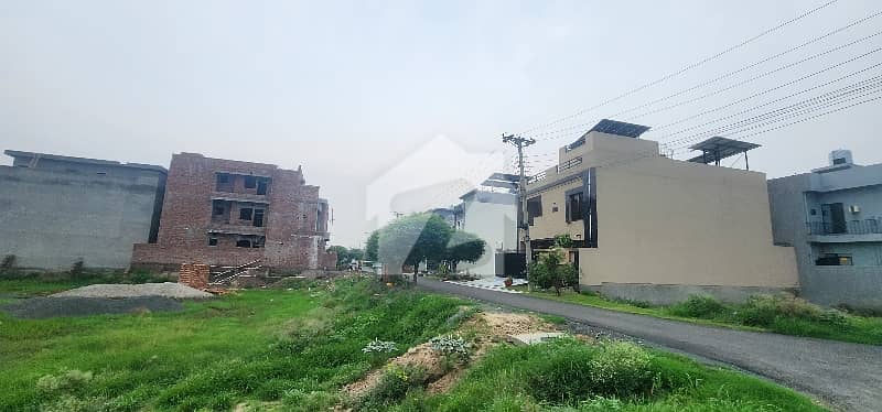 ایل ڈی اے ایوینیو لاہور میں 5 مرلہ رہائشی پلاٹ 97.0 لاکھ میں برائے فروخت۔ ایل ڈی اے ایوینیو لاہور میں 5 مرلہ رہائشی پلاٹ 97.0 لاکھ میں برائے فروخت۔