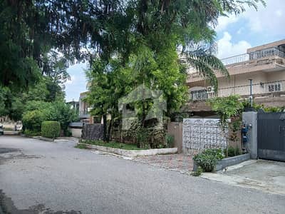 جی ۔ 9/1 جی ۔ 9,اسلام آباد میں 5 کمروں کا 14 مرلہ مکان 10.0 کروڑ میں برائے فروخت۔