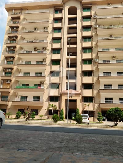 10 MARLA 3 BEDROOM APARTMENT AVAILABLE FOR RENT