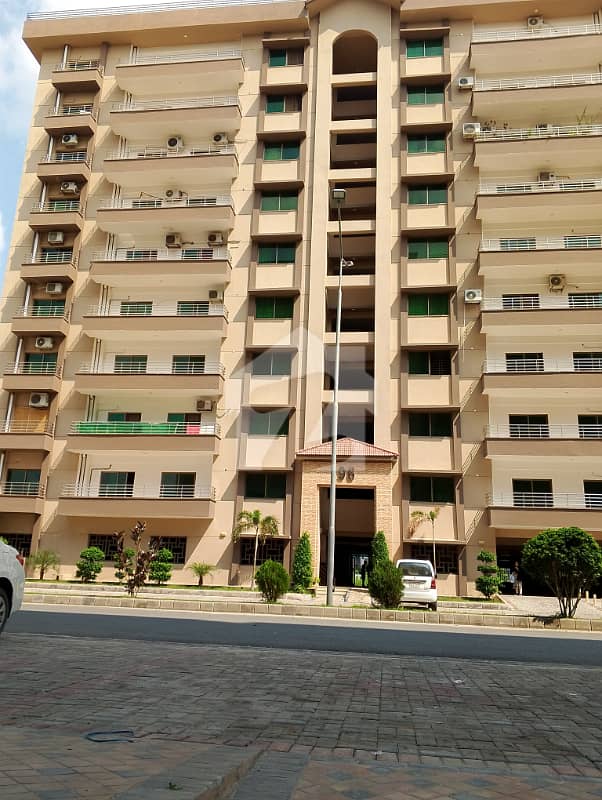 10 MARLA 3 BEDROOM APARTMENT AVAILABLE FOR RENT 10 MARLA 3 BEDROOM APARTMENT AVAILABLE FOR RENT