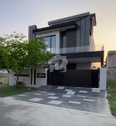 10 Marla Luxury House for Sale in DHA Lahore 10 Marla Luxury House for Sale in DHA Lahore