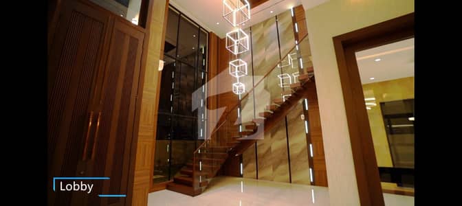 1 Kanal Luxury House Facing Park For Sale