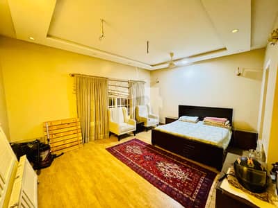 1 kanal brand new upper portion available for rent in the heart of Lake City
