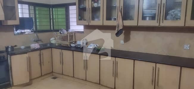 1 KANAL SINGLE STORY INDEPENDENT WITH SOLAR & THREE BED ROOMS AVAILABLE IN UET FOR RENT 1 KANAL SINGLE STORY INDEPENDENT WITH SOLAR & THREE BED ROOMS AVAILABLE IN UET FOR RENT