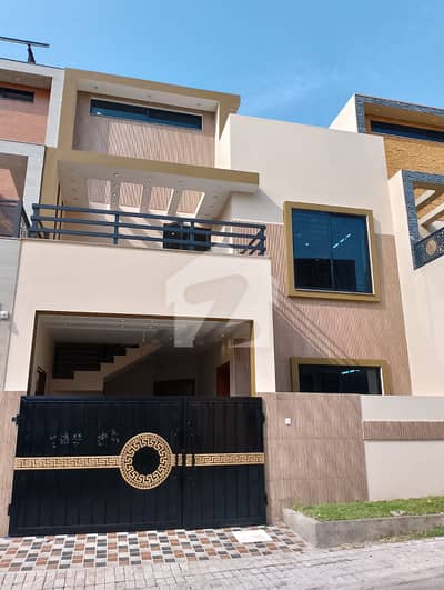 کوہستان انکلیو واہ کینٹ,واہ میں 4 کمروں کا 5 مرلہ مکان 2.35 کروڑ میں برائے فروخت۔ کوہستان انکلیو واہ کینٹ,واہ میں 4 کمروں کا 5 مرلہ مکان 2.35 کروڑ میں برائے فروخت۔