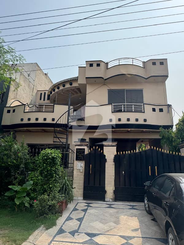 10-Marla Beautiful House For Sale 10-Marla Beautiful House For Sale