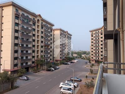 10 MARLA 3 BEDROOM APARTMENT AVAILABLE FOR SALE
