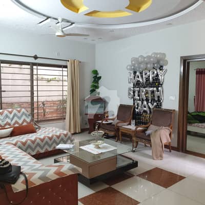 14 Marla Beautiful Upper Portion Available For Rent