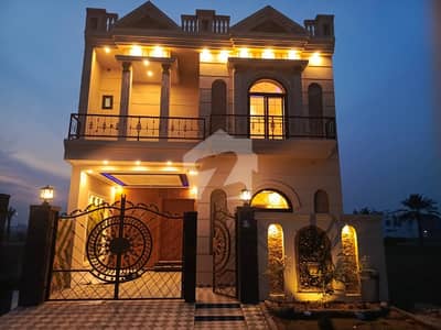 سٹی ہاؤسنگ سوسائٹی سیالکوٹ میں 4 کمروں کا 5 مرلہ مکان 1.75 کروڑ میں برائے فروخت۔