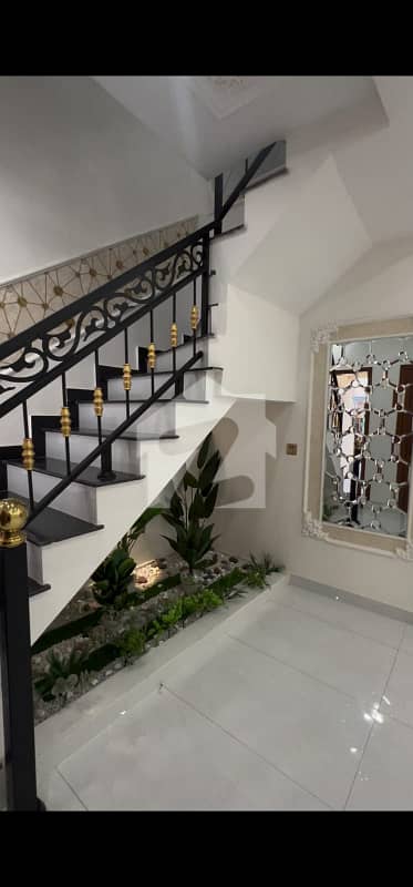 Prime Location 5 Marla New House For Sale