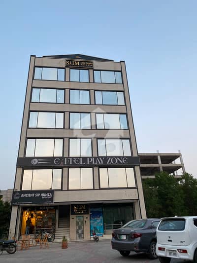 8 MARLA FACING EIFFEL TOWER BUILDING AVAILABLE FOR SALE ON INVESTORS RATE WITH GOOD RENTAL