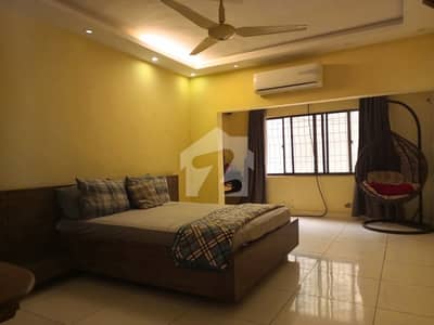 3 Bed DD Ground Floor Apartment For Sale | Clifton Block 5 | 400 Sq. Ft. Extra Land
