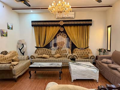 یو ای ٹی ہاؤسنگ سوسائٹی لاہور میں 7 کمروں کا 16 مرلہ مکان 4.25 کروڑ میں برائے فروخت۔