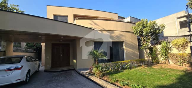 DOUBLE STOREY 5 BED ROOMS HOUSE WITH 2 SERVANT QUARTERS