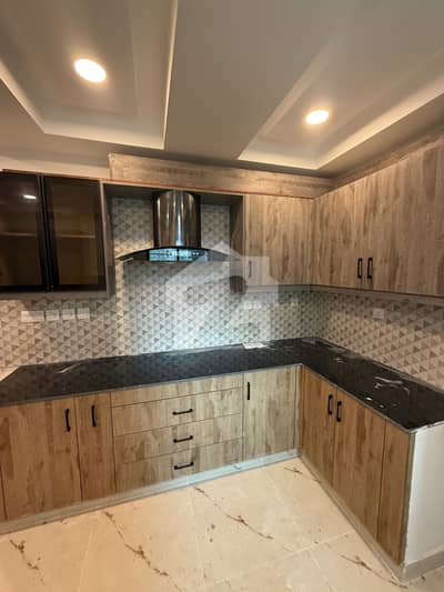 13 MARLA BRAND NEW 4 BEDROOM APARTMENT AVAILABLE FOR RENT