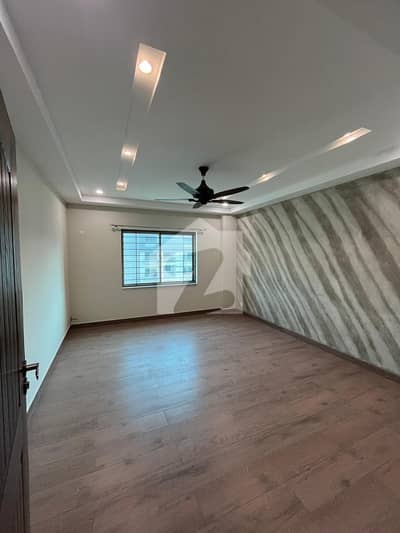 12 MARLA 4 BEDROOM 1ST FLOOR APARTMENT IS AVAILABLE FOR RENT 12 MARLA 4 BEDROOM 1ST FLOOR APARTMENT IS AVAILABLE FOR RENT
