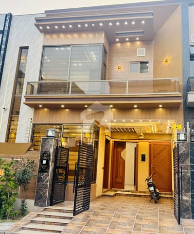 5 Marla Brand New House In Central Park A1 Block