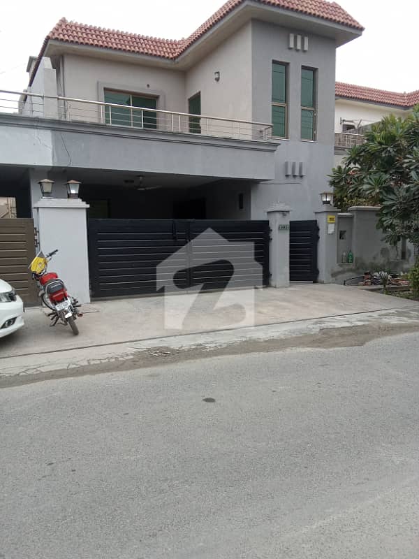 10 MARLA 3 BEDROOM HOUSE AVAILABLE FOR RENT 10 MARLA 3 BEDROOM HOUSE AVAILABLE FOR RENT