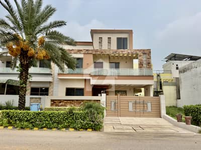10 Marla Slightly Used House For Sale 100 Feet wide Road