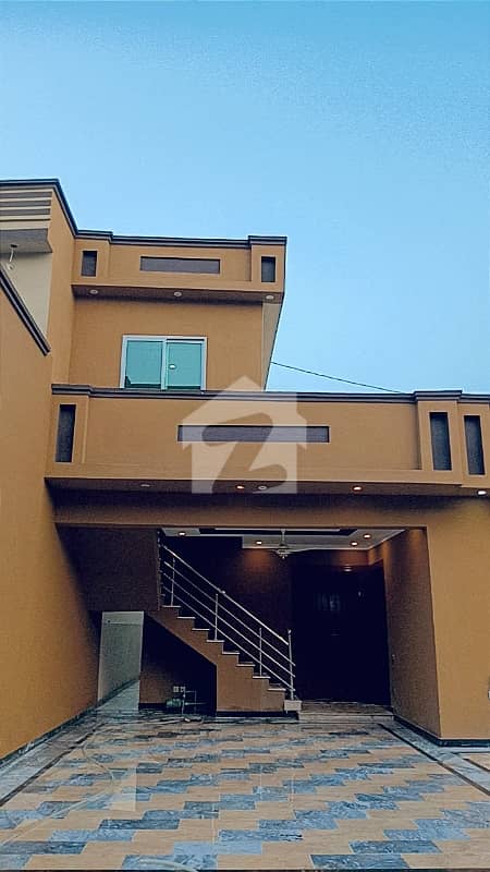 10 Marla single story house available for sale. 10 Marla single story house available for sale.