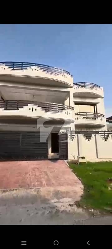 ایم پی سی ایچ ایس - بلاک بی ایم پی سی ایچ ایس ۔ ملٹی گارڈنز,بی ۔ 17,اسلام آباد میں 6 کمروں کا 14 مرلہ مکان 6.4 کروڑ میں برائے فروخت۔