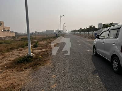 ڈی ایچ اے فیز 8 - بلاک وائے ڈی ایچ اے فیز 8,ڈی ایچ اے ڈیفینس,لاہور میں 10 مرلہ رہائشی پلاٹ 1.35 کروڑ میں برائے فروخت۔ ڈی ایچ اے فیز 8 - بلاک وائے ڈی ایچ اے فیز 8,ڈی ایچ اے ڈیفینس,لاہور میں 10 مرلہ رہائشی پلاٹ 1.35 کروڑ میں برائے فروخت۔