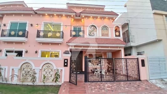 بینکرز کوآپریٹو ہاؤسنگ سوسائٹی لاہور میں 5 کمروں کا 10 مرلہ مکان 4.65 کروڑ میں برائے فروخت۔ بینکرز کوآپریٹو ہاؤسنگ سوسائٹی لاہور میں 5 کمروں کا 10 مرلہ مکان 4.65 کروڑ میں برائے فروخت۔