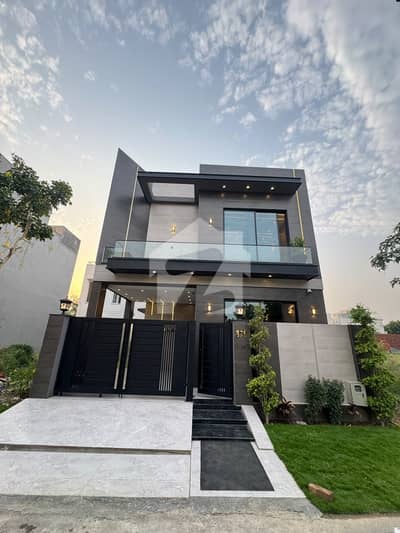 A Beautifully Designed And Impeccably Maintained 5 Marla Luxury House Is Available In A Prime DHA Location, Offering The Perfect Blend Of Elegance, Comfort, And Modern Living. A Beautifully Designed And Impeccably Maintained 5 Marla Luxury House Is Available In A Prime DHA Location, Offering The Perfect Blend Of Elegance, Comfort, And Modern Living.