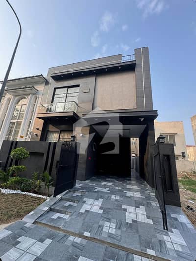 5 MARLA ELEGANT AND FULLY MAINTAINED SUPER HOT LOCATED BUNGALOW IS AVAILABLE IN THE BEST BLOCK OF DHA LAHORE.