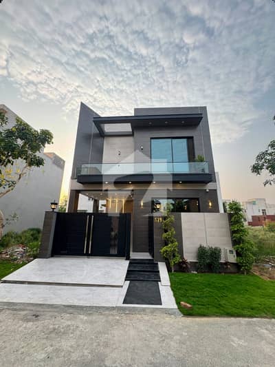 5 MARLA ELEGANT AND FULLY MAINTAINED SUPER HOT LOCATED BUNGALOW IS AVAILABLE IN THE BEST BLOCK OF DHA LAHORE.