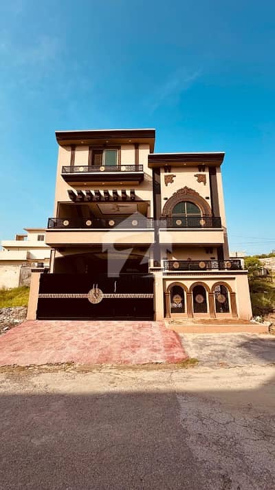 7 Marla Brand New House Available For Sale. 7 Marla Brand New House Available For Sale.