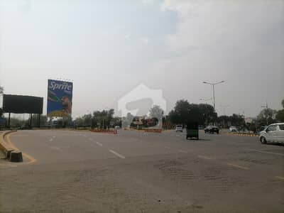 ڈی ایچ اے فیز 5 - بلاک بی ڈی ایچ اے فیز 5,ڈی ایچ اے ڈیفینس,لاہور میں 2 کنال رہائشی پلاٹ 19.0 کروڑ میں برائے فروخت۔