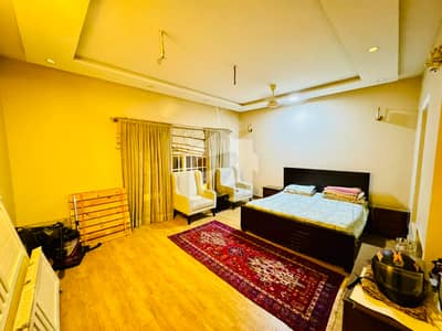 Upper Portion Of 1 Kanal House Is Available For Rent In Lake City