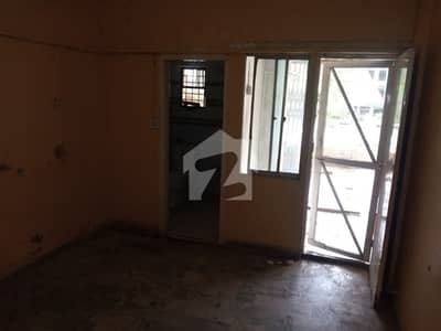 Premium Prime Location 1300 Square Feet Flat Is Available For sale In Karachi