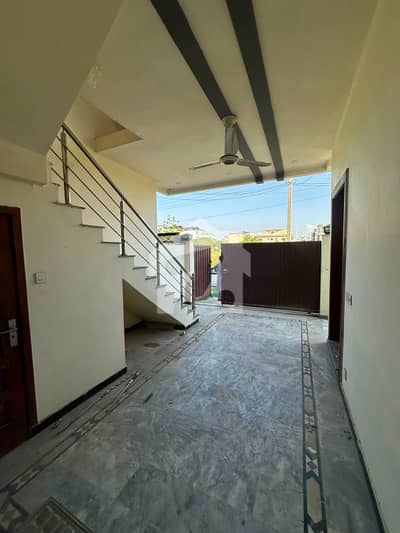 I-14/1 6mrla house for sale on 50ft road Demand :310