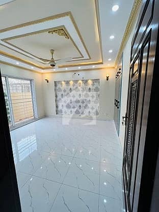 10 MARLA LIKE NEW LOWER PORTION UPPER LOCK FOR RENT IN JANIPER BLOCK BAHRIA TOWN LAHORE