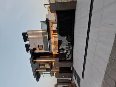 ڈی ایچ اے ڈیفینس بہاولپور میں 5 کمروں کا 1 کنال مکان 6.5 کروڑ میں برائے فروخت۔
