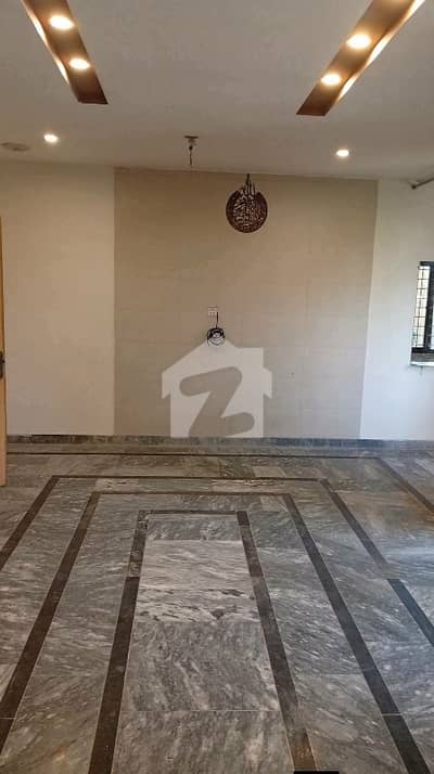 جوہر ٹاؤن فیز 2 جوہر ٹاؤن,لاہور میں 1 کمرے کا 3 مرلہ بالائی پورشن 30.0 ہزار میں کرایہ پر دستیاب ہے۔