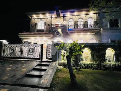 فارمانئیٹس ہاؤسنگ سکیم لاہور میں 5 کمروں کا 10 مرلہ مکان 4.6 کروڑ میں برائے فروخت۔ فارمانئیٹس ہاؤسنگ سکیم لاہور میں 5 کمروں کا 10 مرلہ مکان 4.6 کروڑ میں برائے فروخت۔