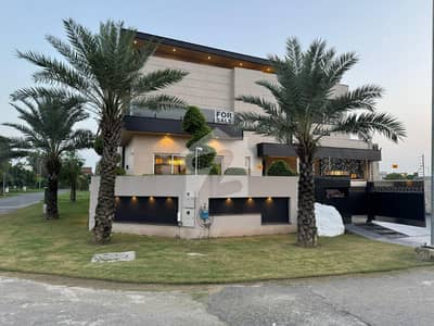 1 KANAL ELEGANT AND FULLY FURNISHED BUNGALOW WIH BASEMENT IS AVAILABLE IN THE BEST BLOCK OF DHA LAHORE.