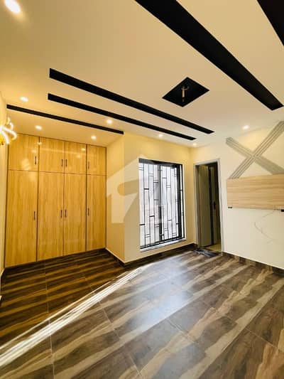 5 MARLA UPPER PORTION AVAILABLE FOR RENT 5 MARLA UPPER PORTION AVAILABLE FOR RENT