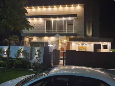 MODERN LUXURY RESIDENCE FOR SALE IN DHA PHASE 8, U BLOCK