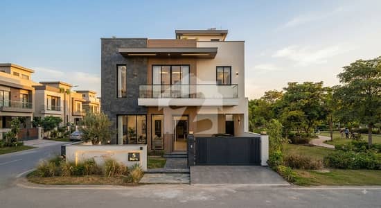 Very beautiful Location Park Facing Home in Citi Housing Samundri road